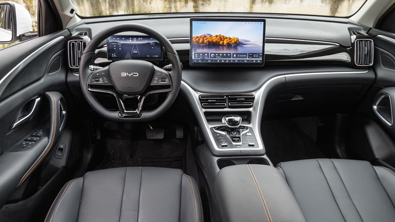 BYD Sealion 5 DM-i Design: Πόσο καλό είναι σε εξοπλισμό άνεσης και ασφαλείας;