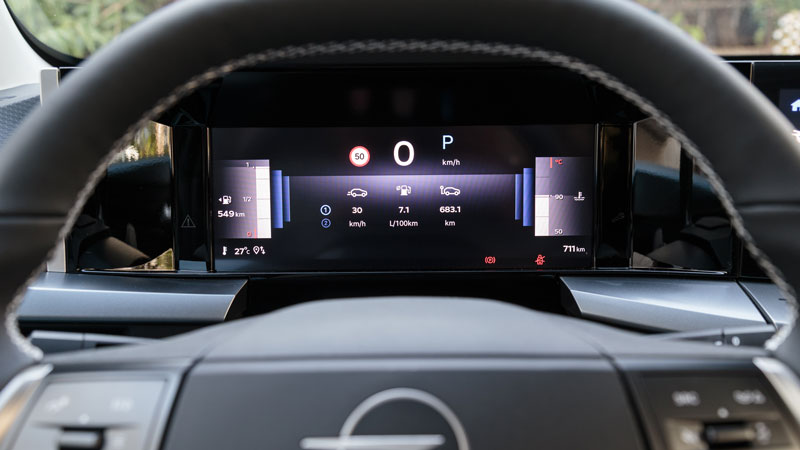 Opel Frontera: Πόσο καλό είναι σε εξοπλισμό άνεσης και ασφαλείας;