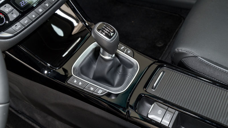 Hyundai i30 mild hybrid 140 PS: Σβέλτο, ευρύχωρο και με καλή τιμή