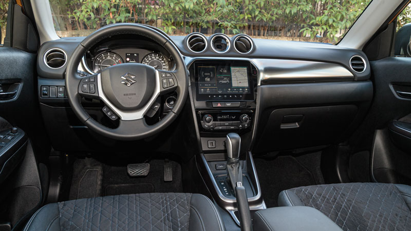 Suzuki Vitara Hybrid 48V. Πόσο καλό είναι σε εξοπλισμό άνεσης και ασφαλείας;