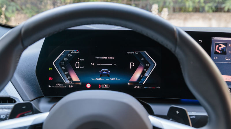 Ποιοτικό το εσωτερικό της BMW 220 Gran Coupe με έντονο το τεχνολογικό στοιχείο