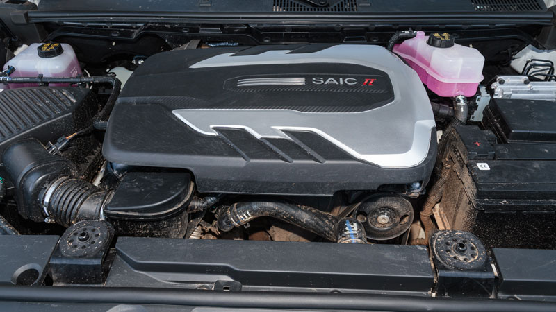 Το Maxus T60 Max έχει 2-λιτρο diesel κινητήρα με 215 άλογα και επιλεκτική τετρακίνηση