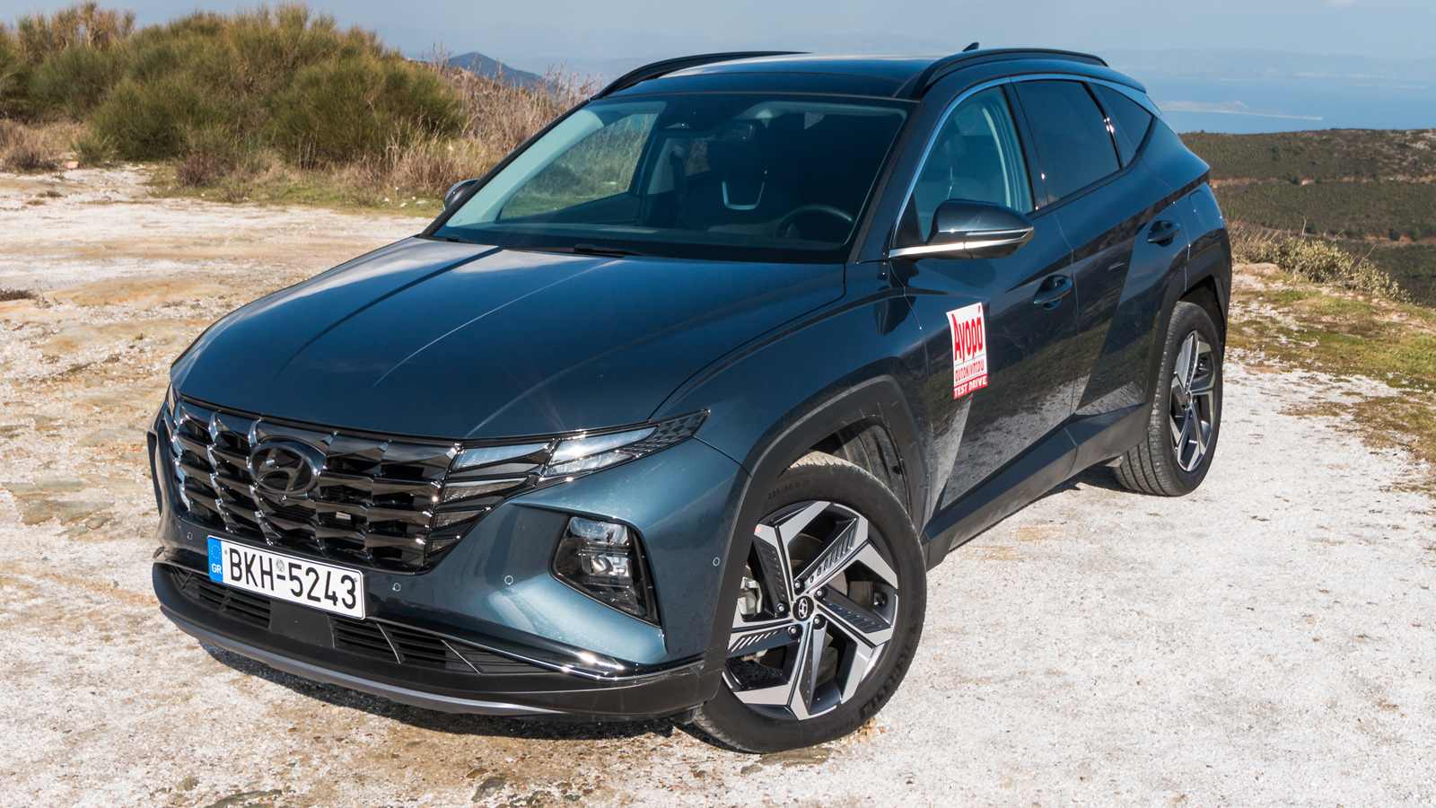 Φουτουριστικό το Hyundai Tucson, coupe look το Renault Arkana