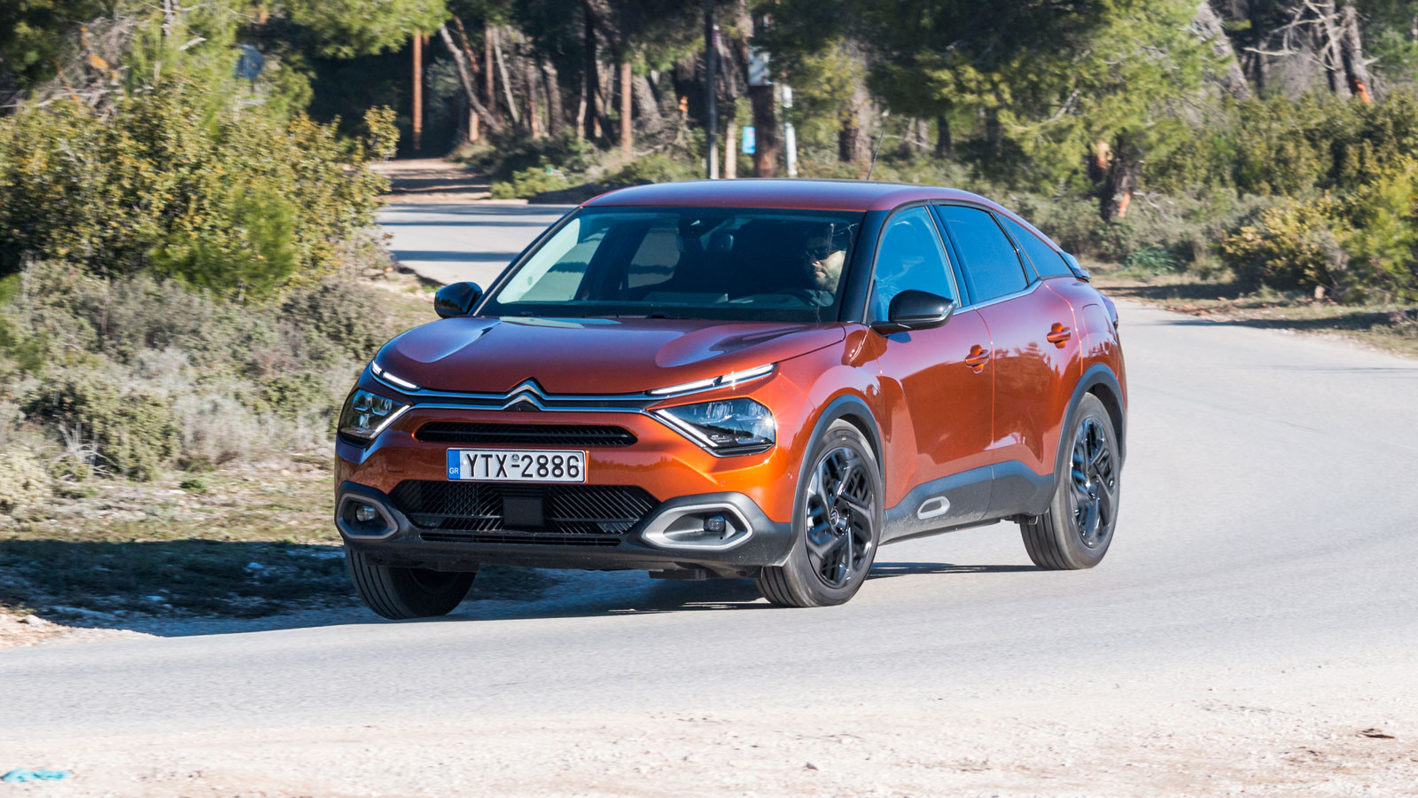 Citroen C4 C-Cross VS Hyundai i30: Crossover ή «κλασσικό» hatchback;