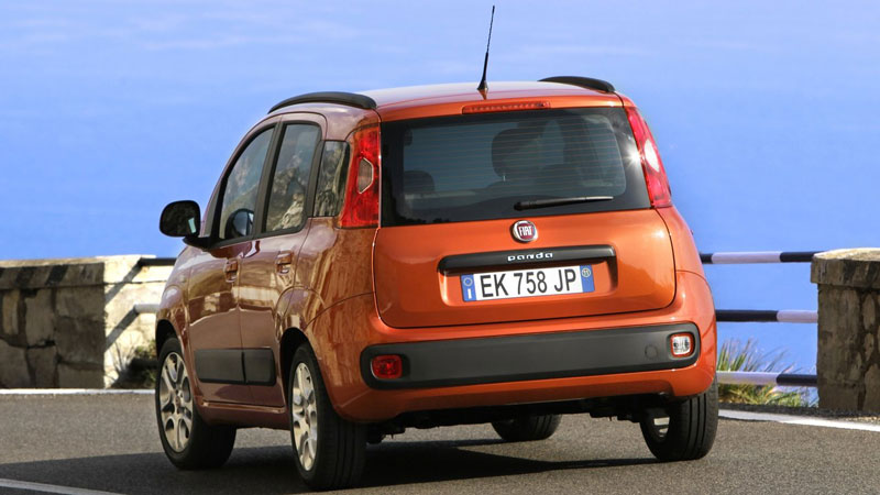 Fiat Panda 5ετίας με μέση τιμή 10.000 ευρώ: Αξίζει τα λεφτά του;