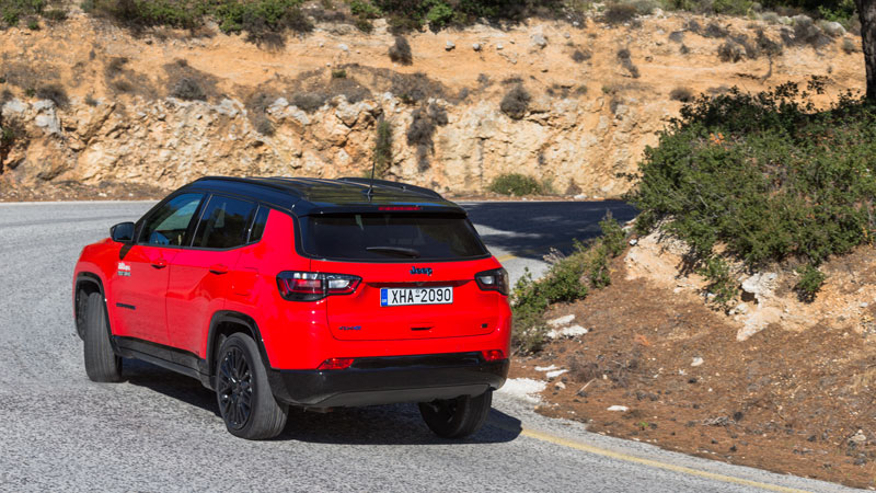 Jeep Compass 4xe: 4κίνητο με 240 άλογα και 6,3 λτ. κατανάλωση