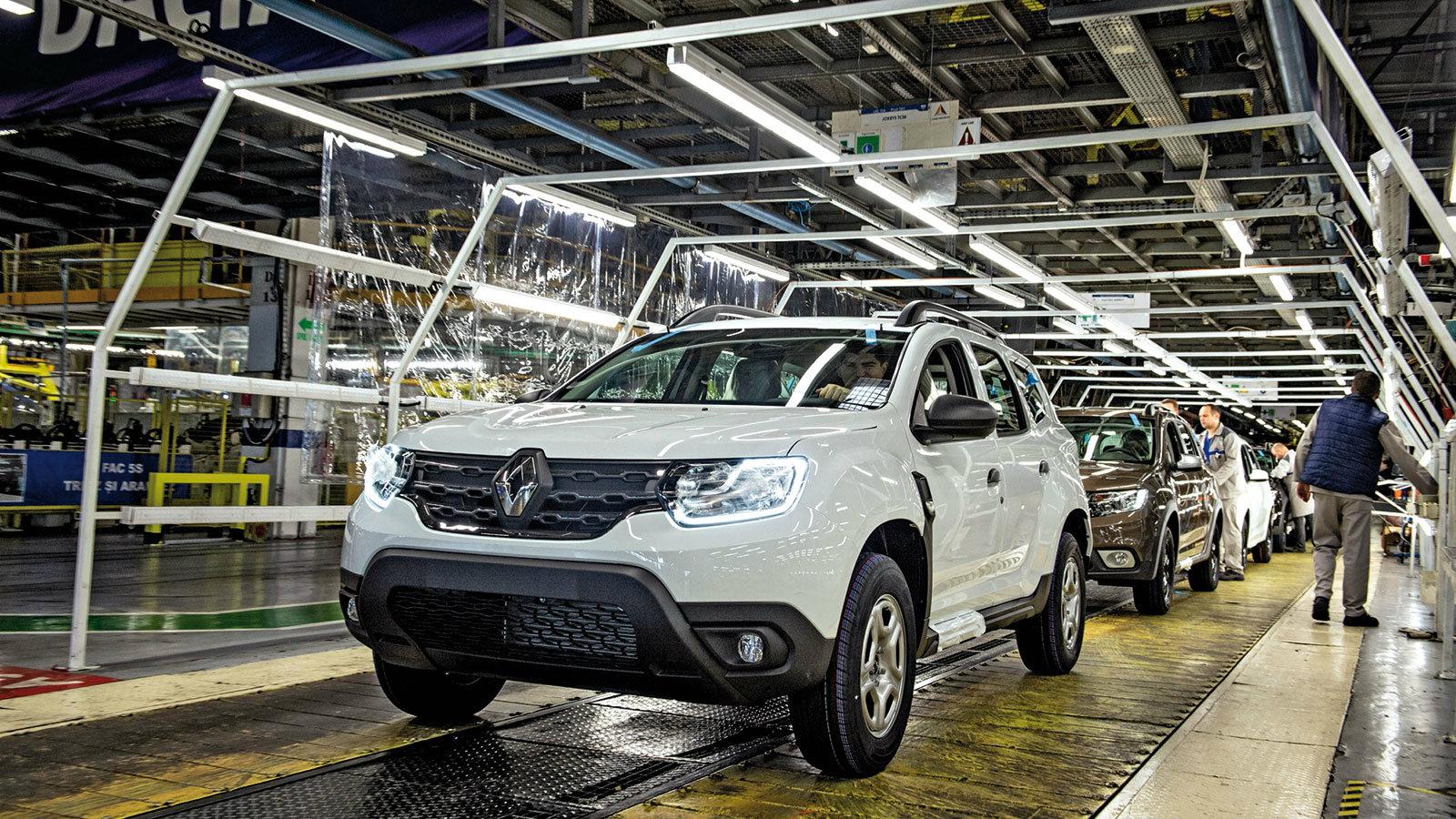 Το 50,8% του συνόλου των Dacia πωλήθηκε το 2017 ως Renault. Σε χώρες όπως η Ρωσία, η Ινδία ή το Ιράν, η μάρκα Dacia δεν υπάρχει.