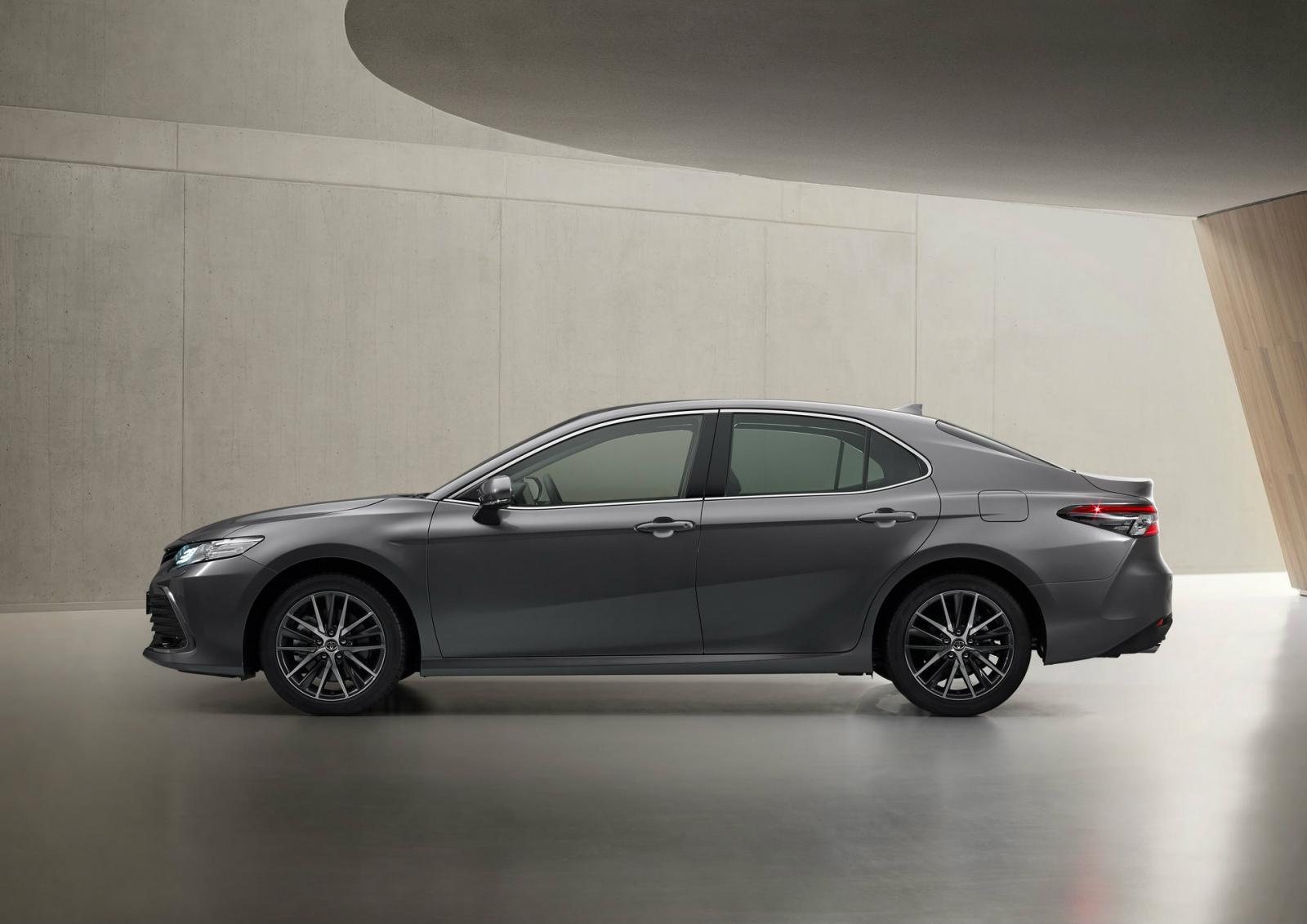 Ανανέωση τεχνολογίας για το hybrid Toyota Camry 