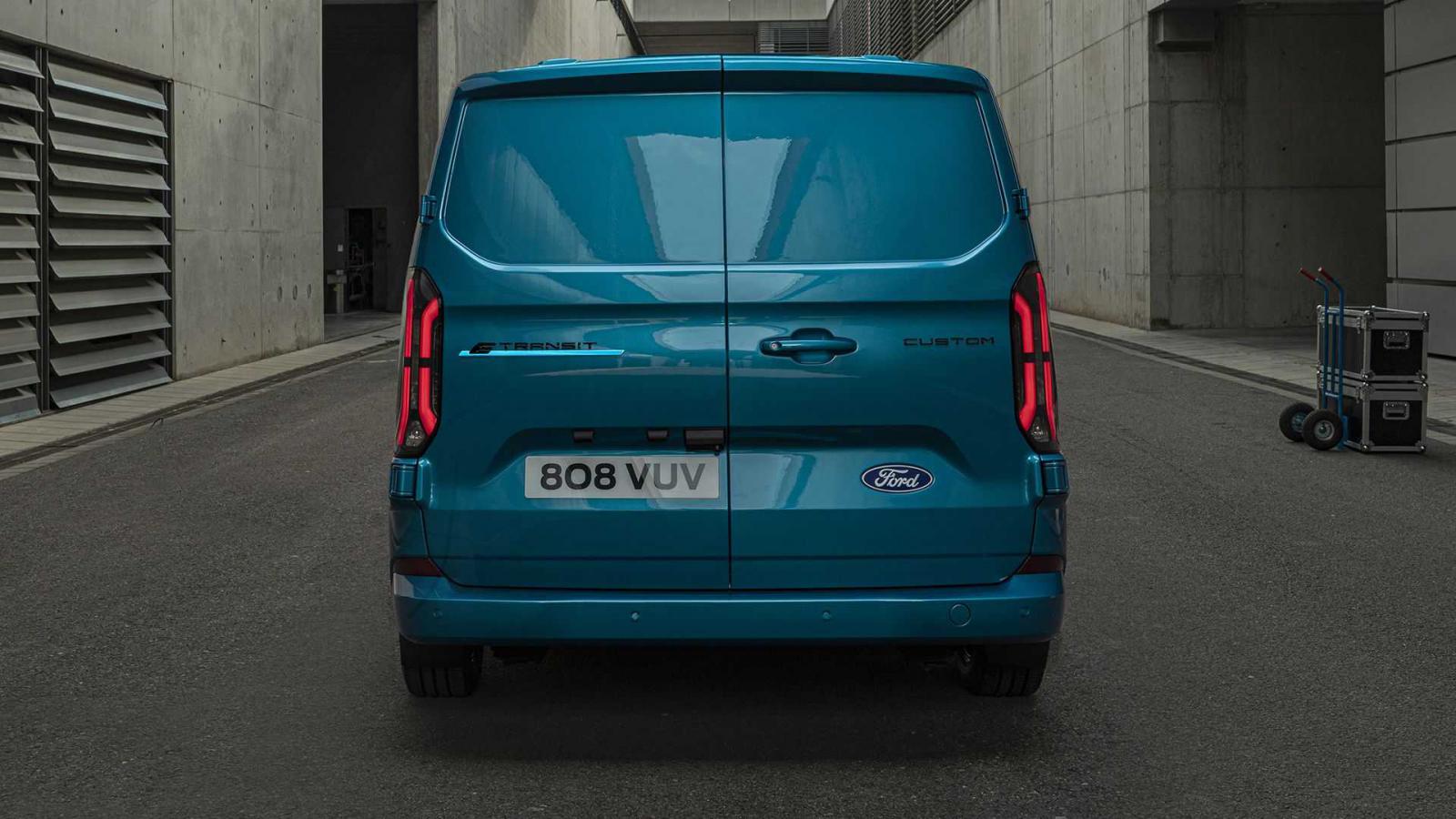 Ford E-Transit Custom 2024: Αποκαλύφθηκαν όλες οι λεπτομέρειες