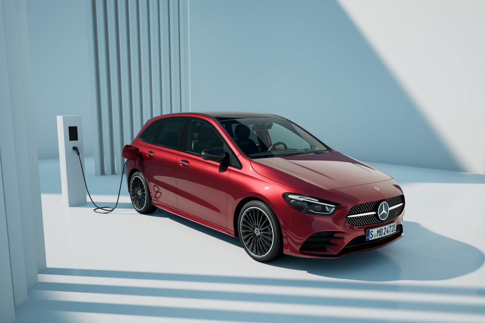 Mercedes B-Class: Παρουσιάστηκε φρεσκαρισμένη