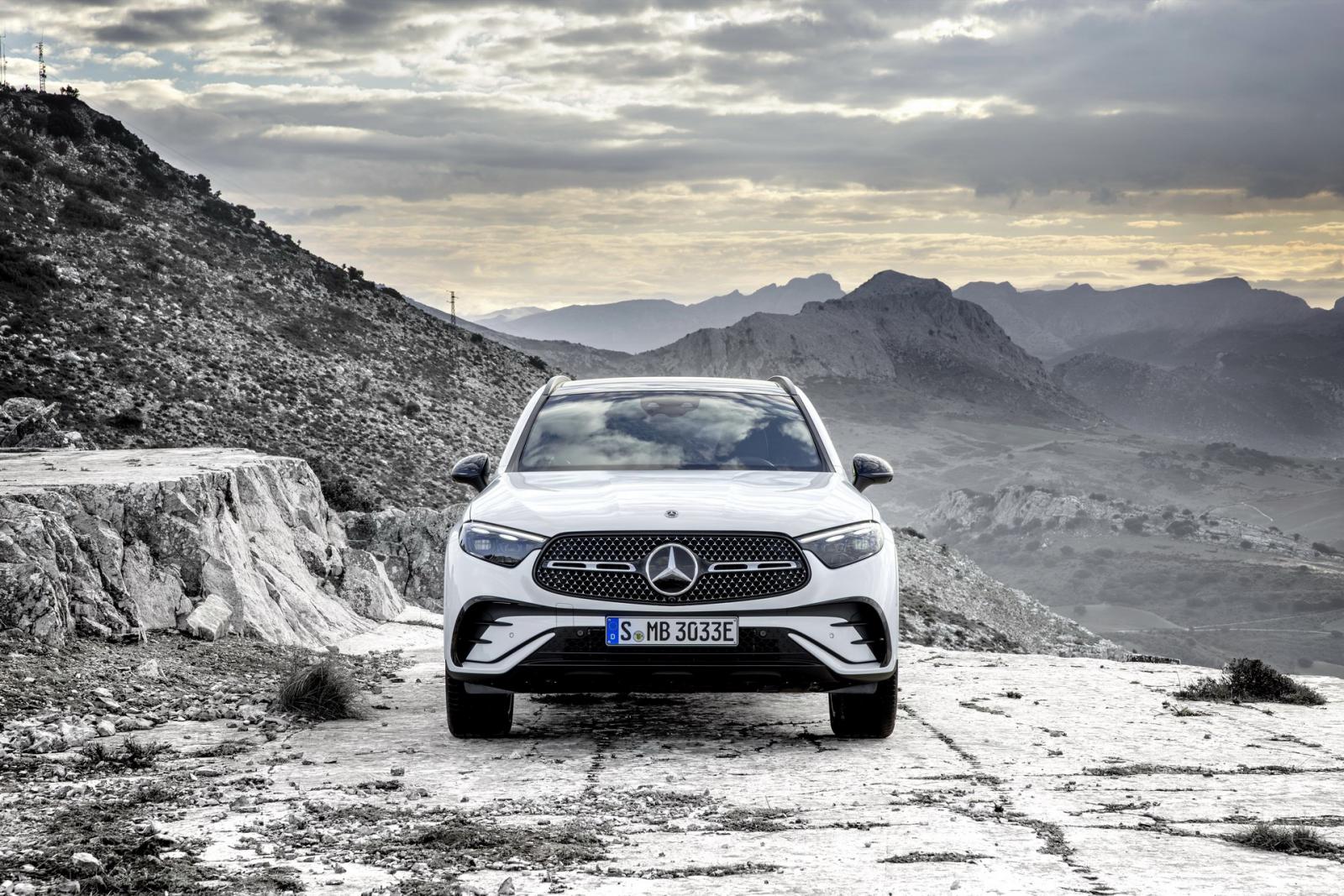 Η νέα Mercedes GLC είναι μεγαλύτερη και με 381 ίππους  