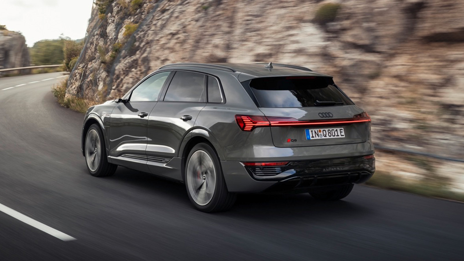 Audi Q8 e-tron: Ντεμπούτο με 600 χλμ. αυτονομία και 503 ίππους 