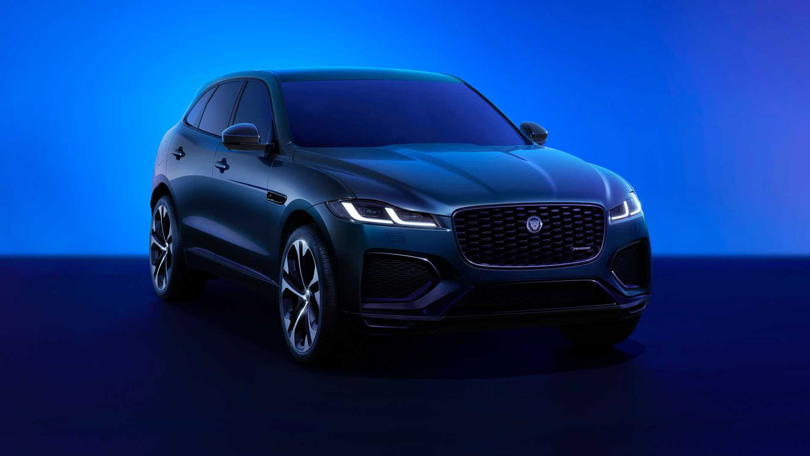 Η PHEV Jaguar F-Pace απέκτησε μεγαλύτερη ηλεκτρική αυτονομία