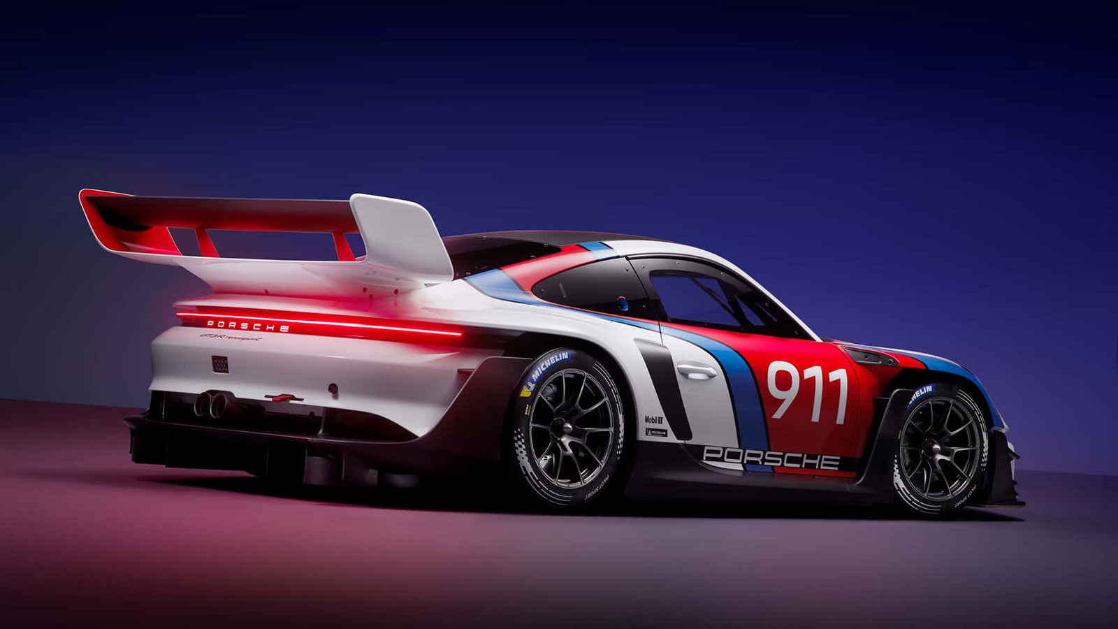 Ντεμπούτο για τη νέα Porsche 911 GT3 R rennsport 