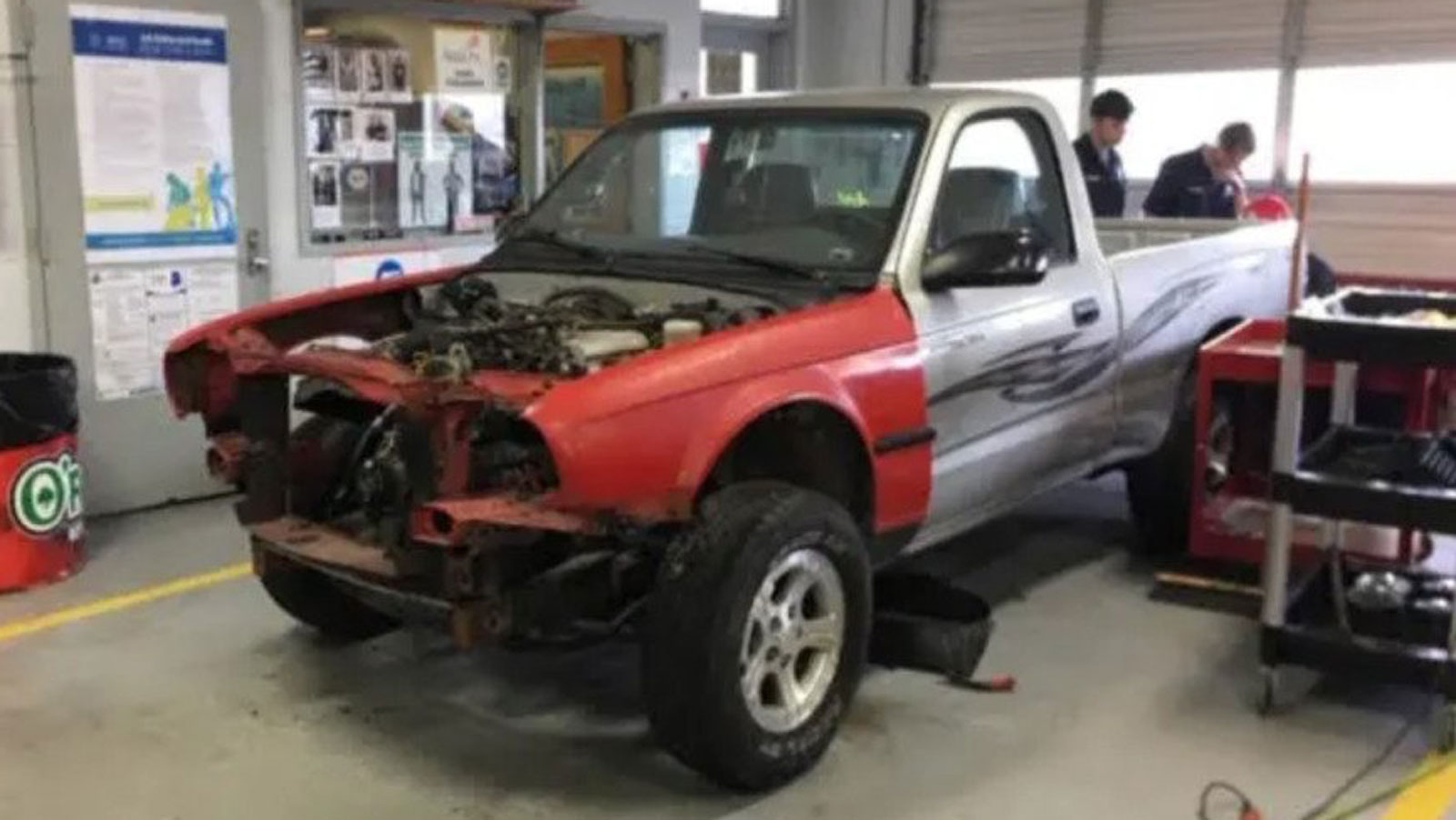 16χρονα «πάντρεψαν» μία BMW E30 με Toyota Tacoma!