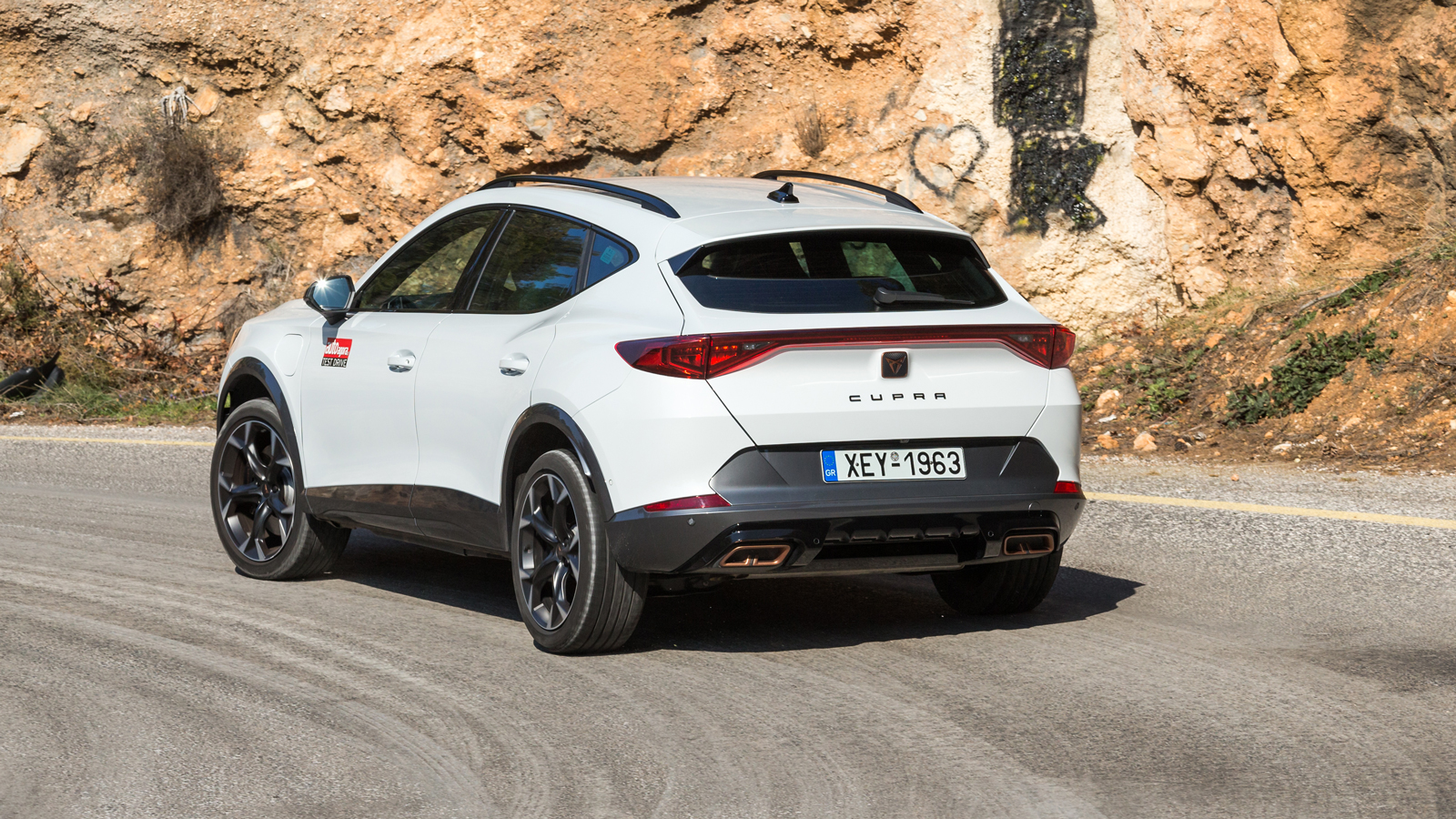 «Coupe» SUV: Cupra Formentor ή Mazda CX-30;