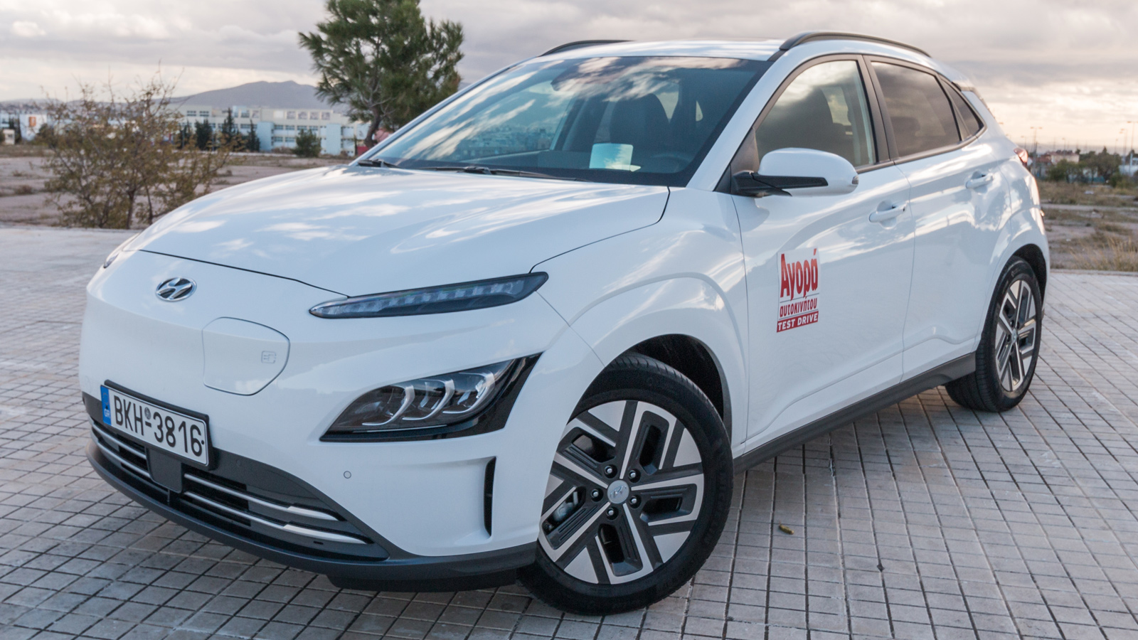 Βάζουμε το υβριδικό Hyundai Kona «κόντρα» στο ηλεκτρικό