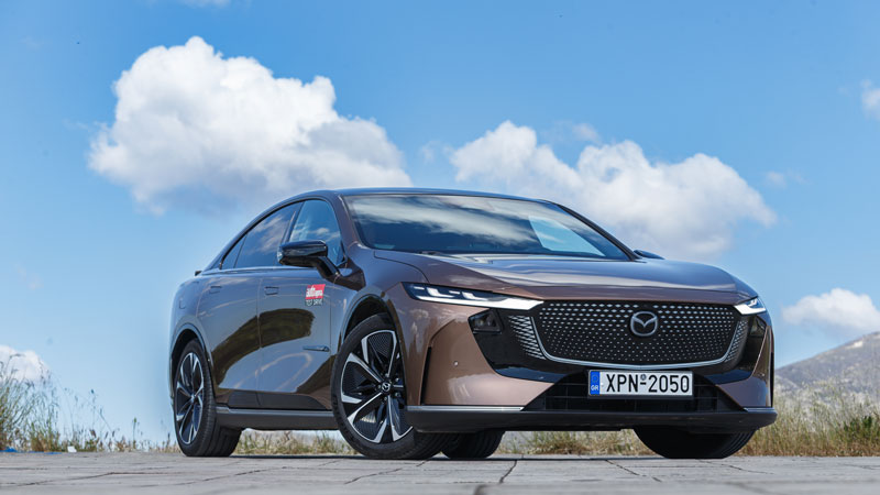Mazda 6e: Ποια είναι η ηλεκτρική του αυτονομία, και πόσο καλούς χώρους έχει;
