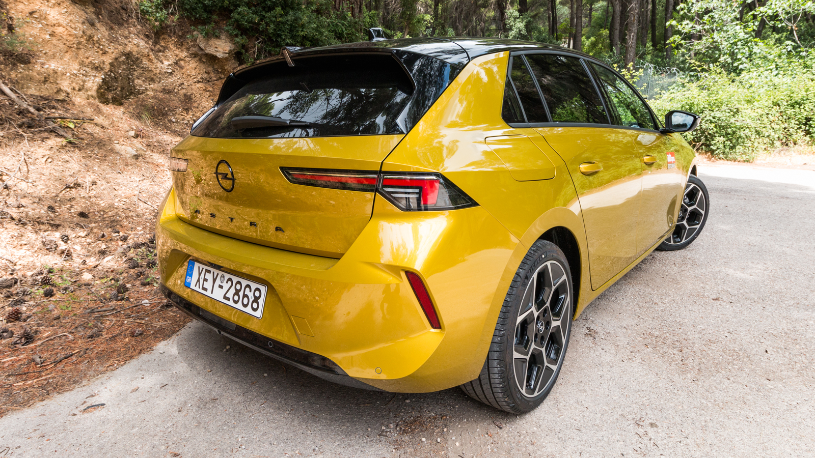 Opel Astra VS Peugeot 308: 2 από τα καλύτερα Plug-in της αγοράς