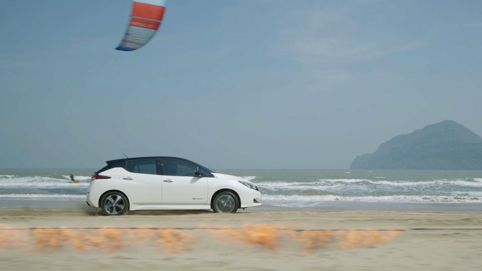 Το Nissan LEAF τολμά να προκαλέσει τη Μητέρα Φύση