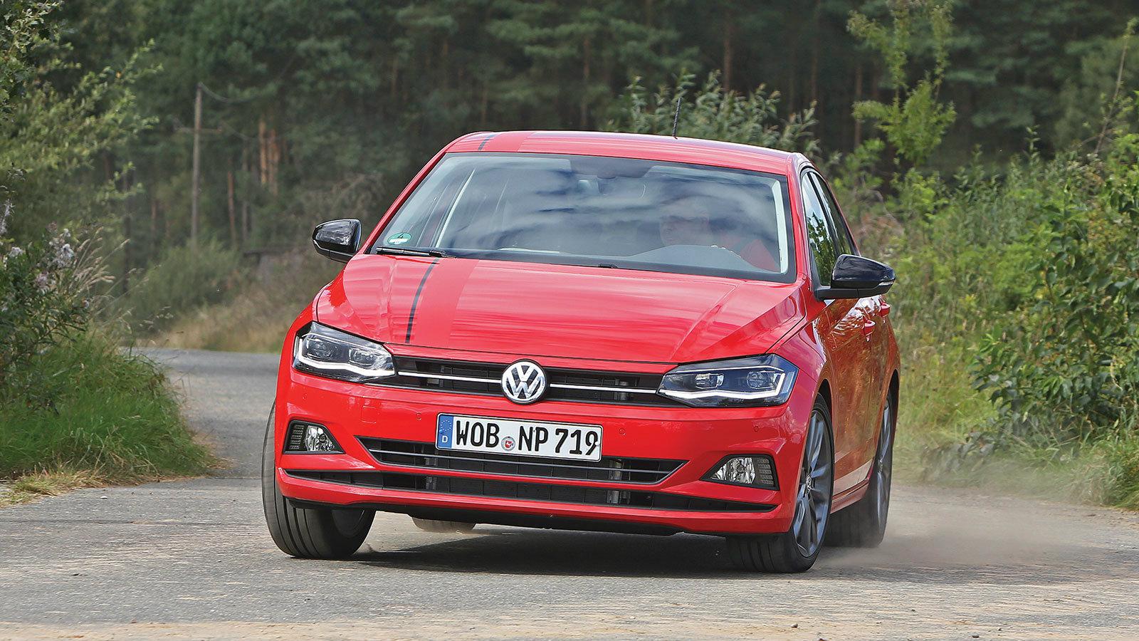 Το νέο VW Polo προβάλλει ένα υψηλό τεχνολογικό προφίλ. Έτσι, εκτός από το «digital» εσωτερικό, διαθέτει τεχνολογίες όπως ρυθμιζόμενη ανάρτηση, Adaptive Cruise Control, LED φώτα και σύστημα ειδοποίησης