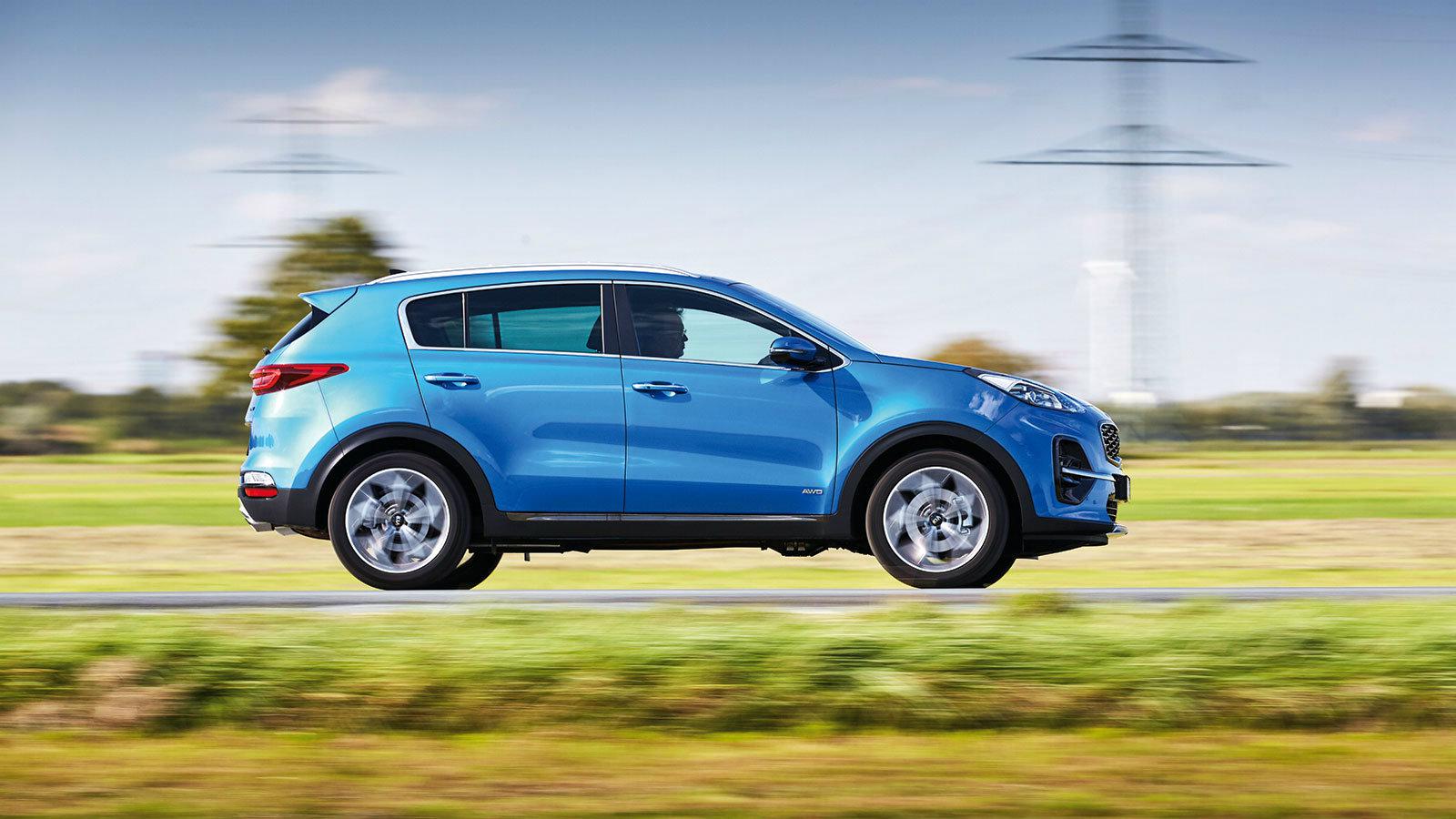 Λαμπτήρες επάνω: Το Kia Sportage με μήκος 4,48 μέτρα ξεχωρίζει, χάρη στους ψηλά φώτα.