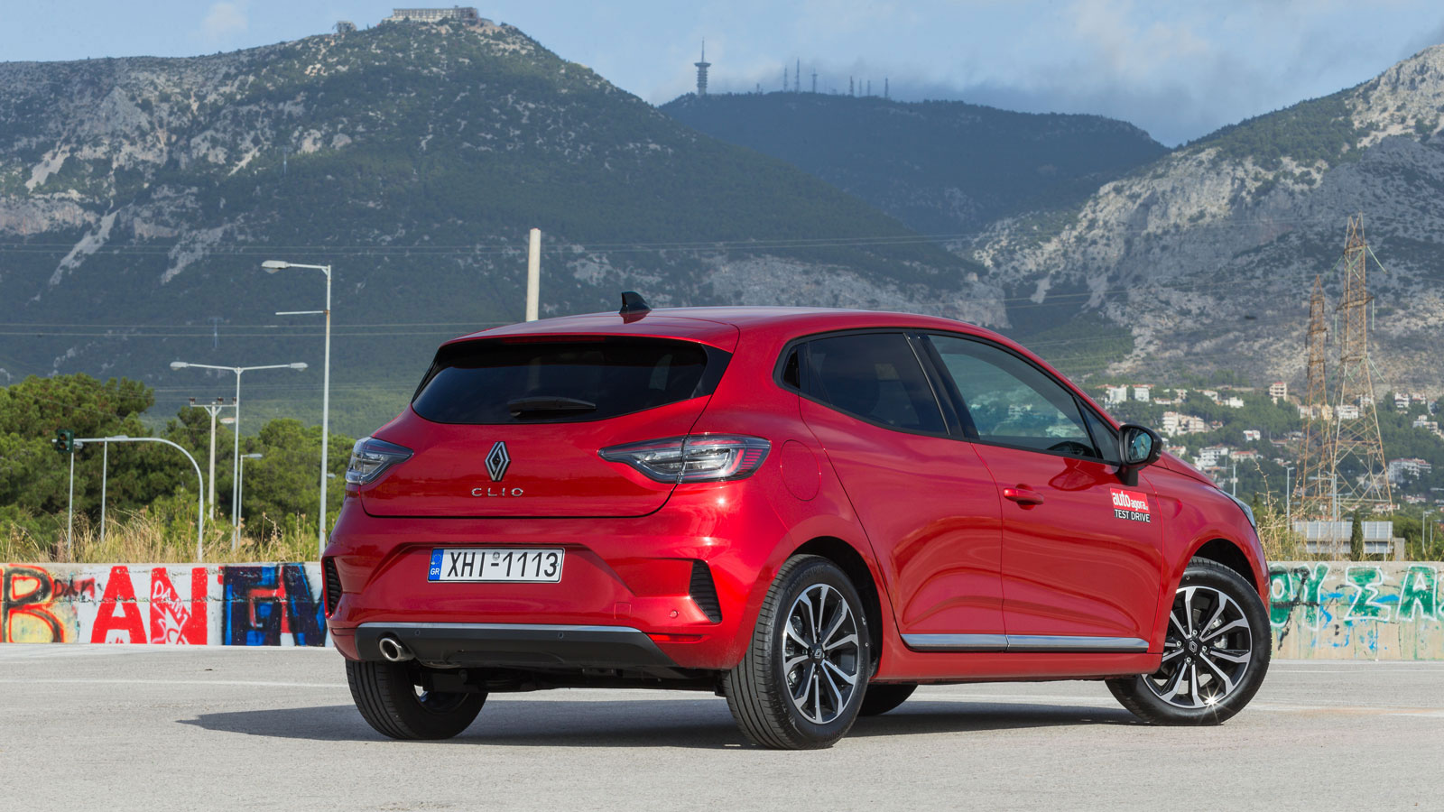 Peugeot 208 100ps VS Renault Clio 90ps Βαθμολογίες. Ποιο είναι καλύτερο σε κατανάλωση, χώρους, επιδόσεις, εγγυήσεις;