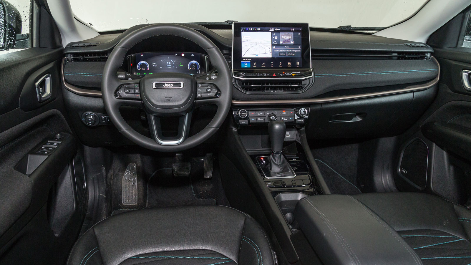 Alfa Romeo Tonale VS Jeep Compass: Τι περιλαμβάνεται στον εξοπλισμό άνεσης και ασφαλείας;