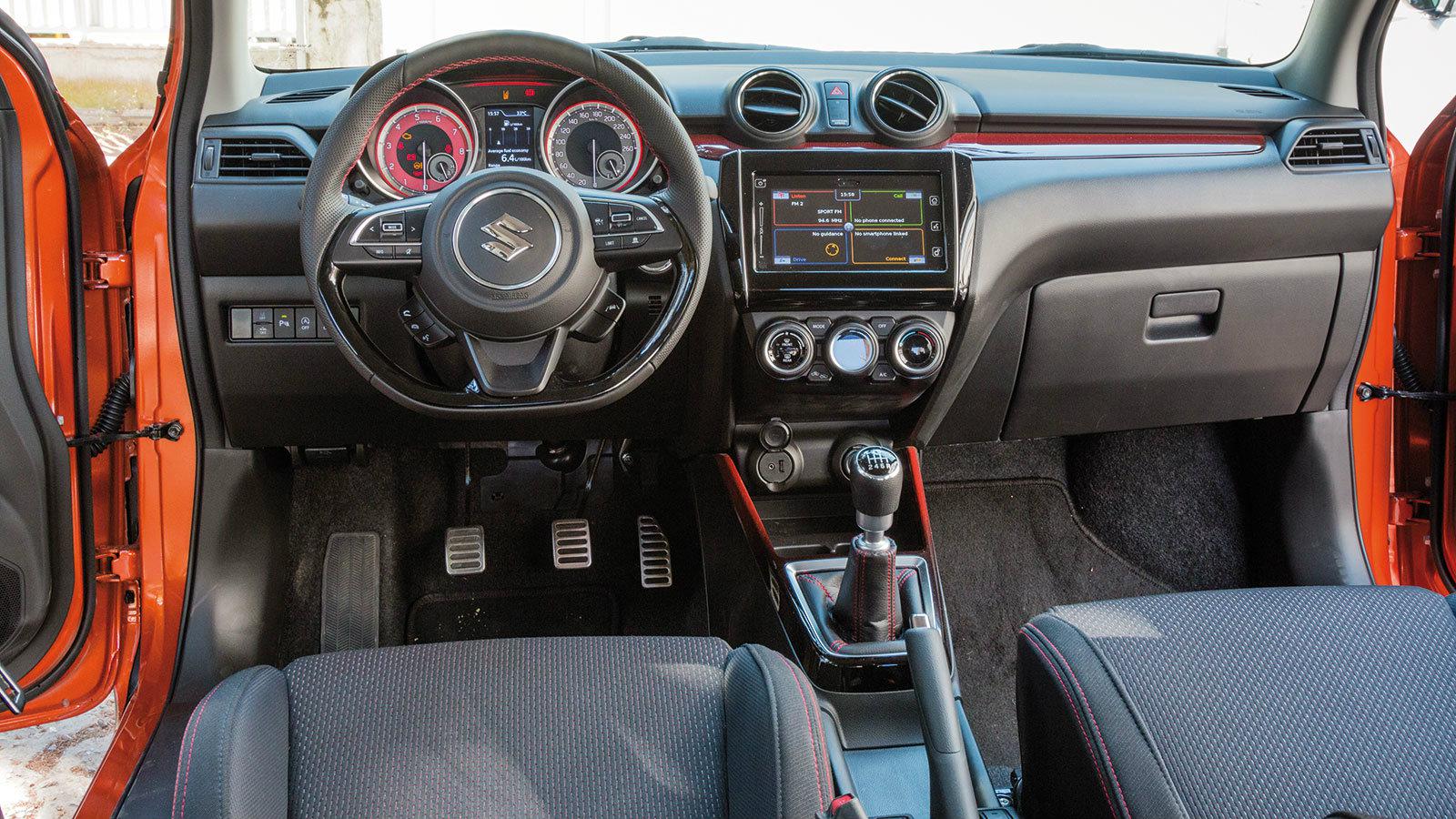 Ford Fiesta VS Suzuki Swift Sport: Τι προσφέρουν στον τομέα εξοπλισμού άνεσης και ασφαλείας;