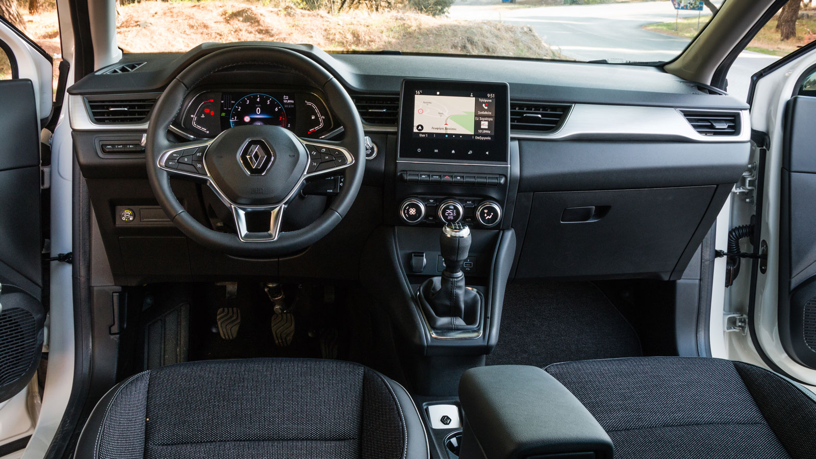 Renault Captur: Ανετο σε χώρους, κινείται και εκτός δρόμου