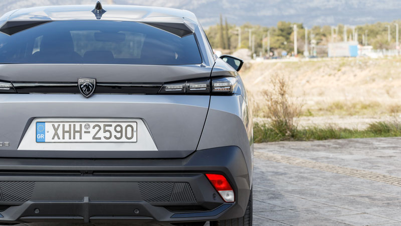 Peugeot 408 Hybrid 136 PS: Πιάνει κορυφή στην κατηγορία του