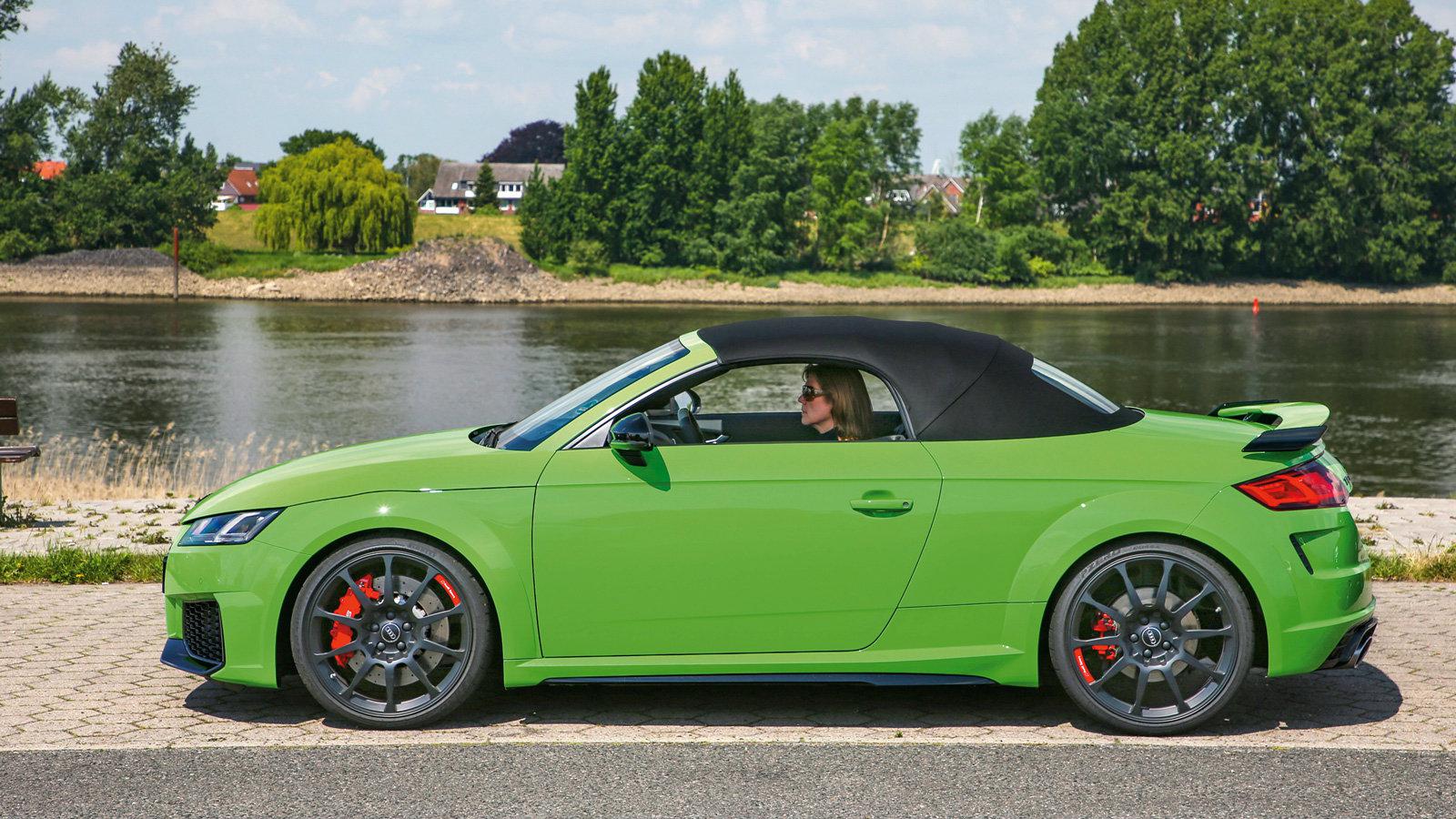 Συγκρίνουμε το Audi TT RS Roadster με Porsche Boxster GTS 