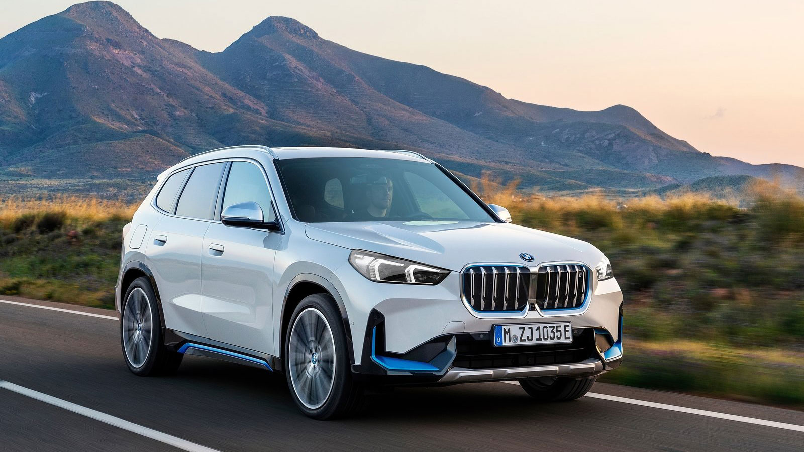 H νέα BMW X1 για πρώτη φορά και σε ηλεκτρική έκδοση