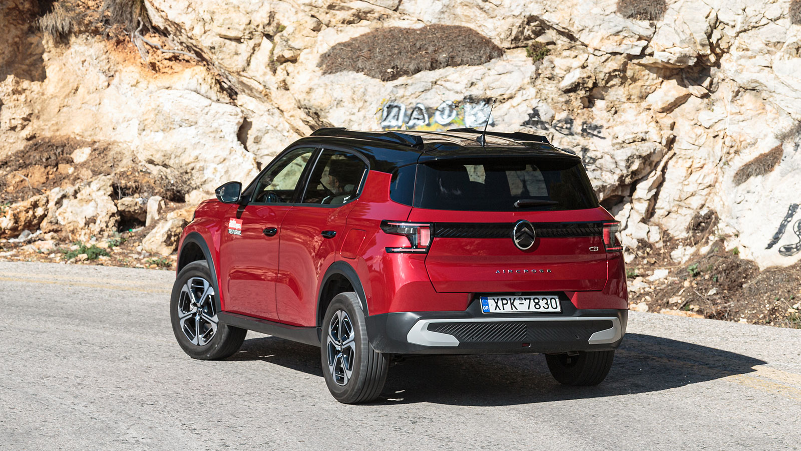 Citroen C3 Aircross VS Suzuki Vitara Βαθμολογίες. Ποιο είναι καλύτερο σε κατανάλωση, χώρους, επιδόσεις, εγγυήσεις.