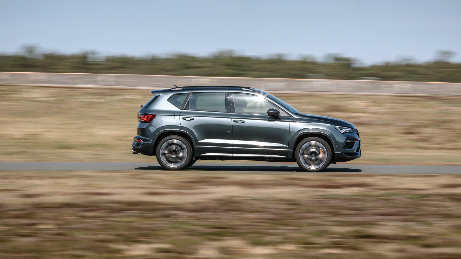 Συγκρίνουμε CUPRA Ateca με MINI Countryman JCW