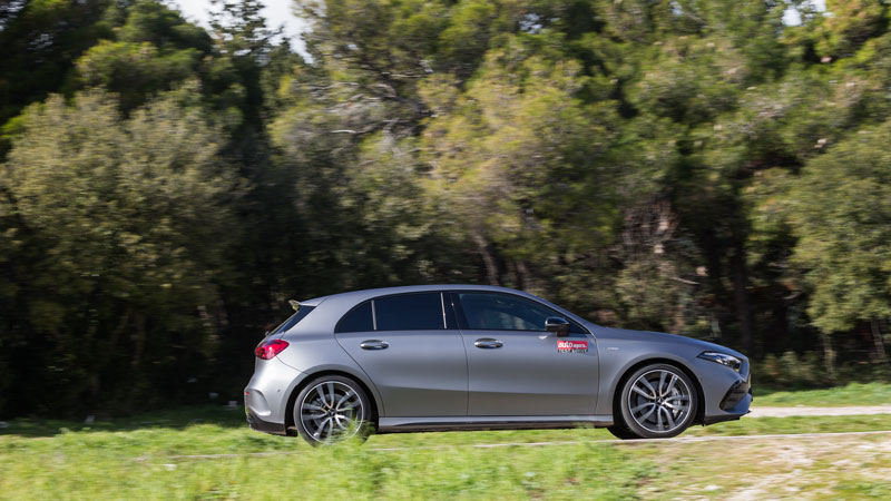 Η ανανεωμένη Mercedes Α35 AMG χρειάζεται μόλις 4,8 δλ. για να ολοκληρώσει το 0-100 χλμ./ώρα, 2,8 δλ. για το 60-100 και 3,5 δλ. για το 80-120 χλμ./ώρα