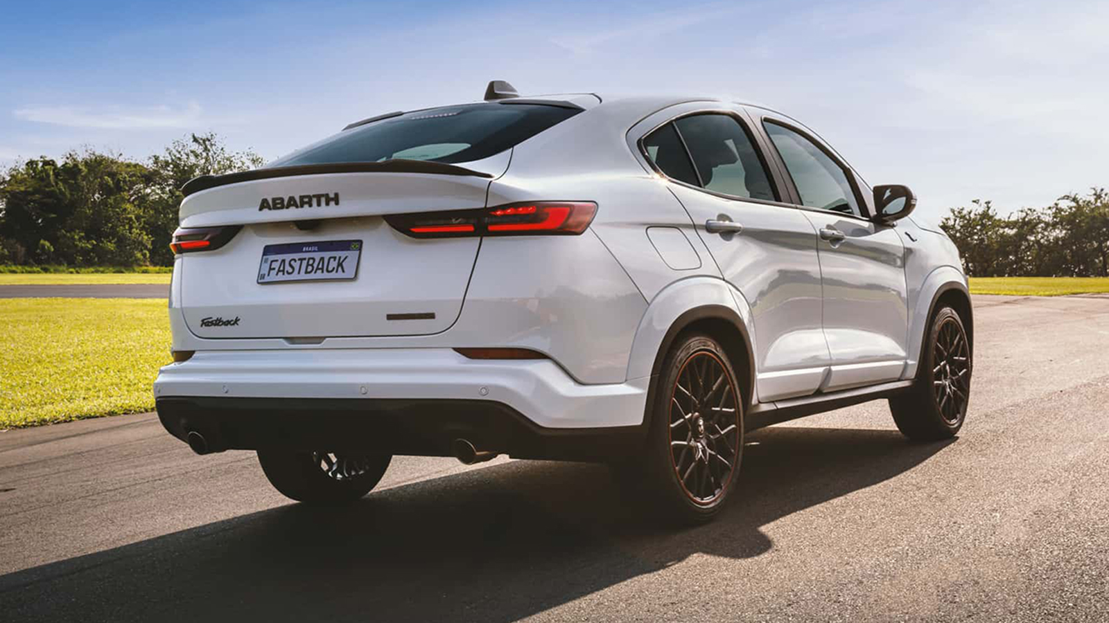 Νέο Abarth Fastback 