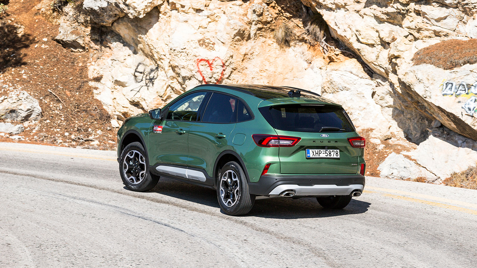 Audi A3 Sportback VS Ford Kuga Βαθμολογίες. Ποιο είναι καλύτερο σε κατανάλωση, χώρους, επιδόσεις, εγγυήσεις.