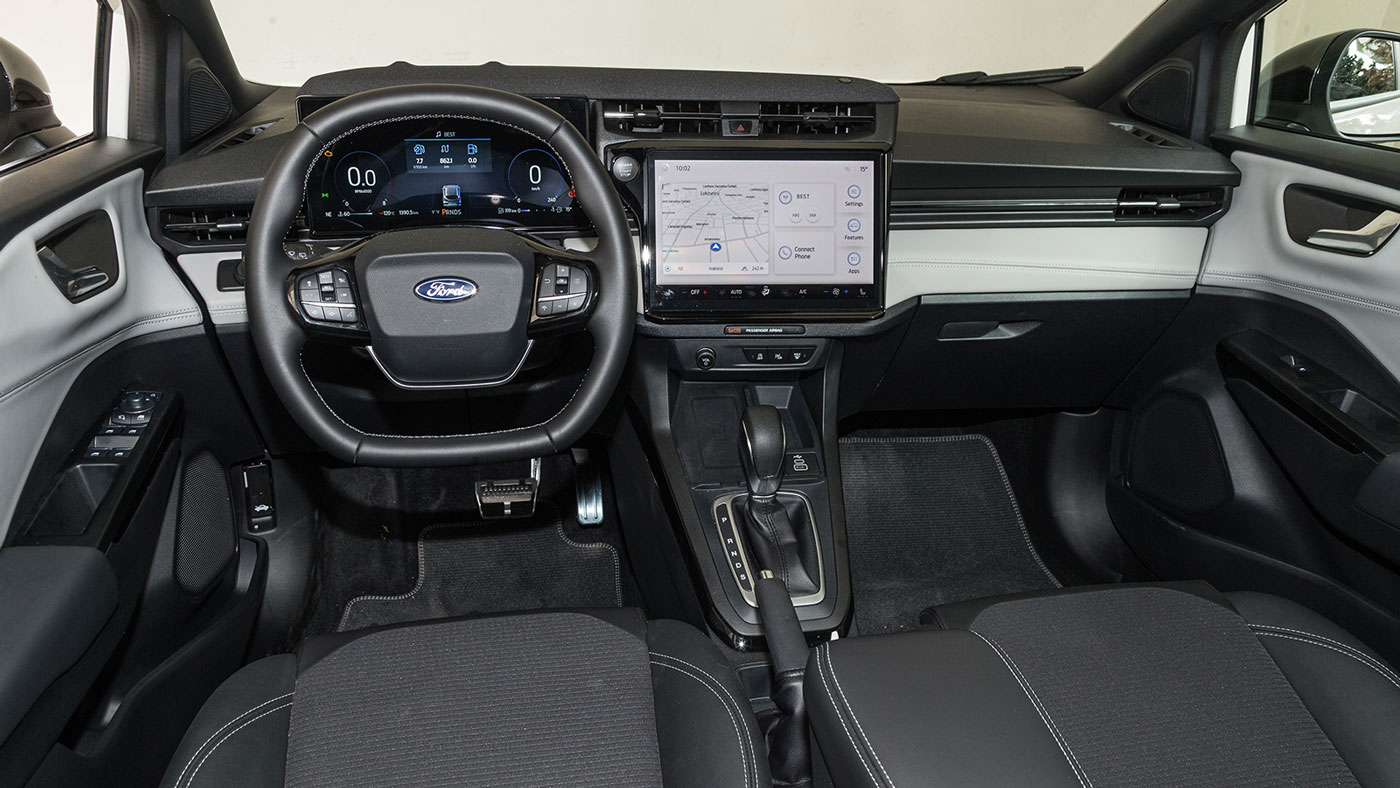 Ford Puma. Πόσο καλό είναι σε εξοπλισμό άνεσης και ασφάλειας.