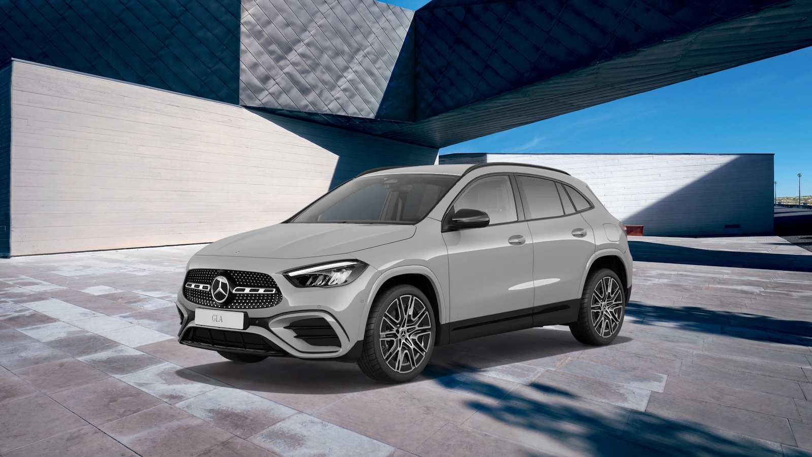 Mercedes-Benz GLA: Οι τελευταίες διαθέσιμες στην επετειακή τιμή των 140 χρόνων 