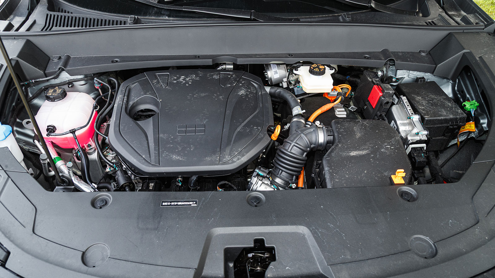 Geely Starray. Τι βαθμό παίρνει σε κατανάλωση, χώρους, επιδόσεις, εγγυήσεις.