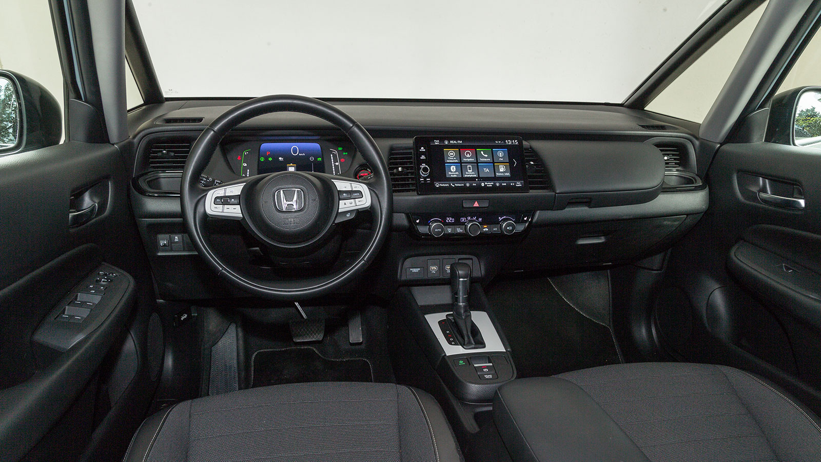 Honda Jazz Crosstar. Πόσο καλό είναι σε εξοπλισμό άνεσης και ασφάλειας.