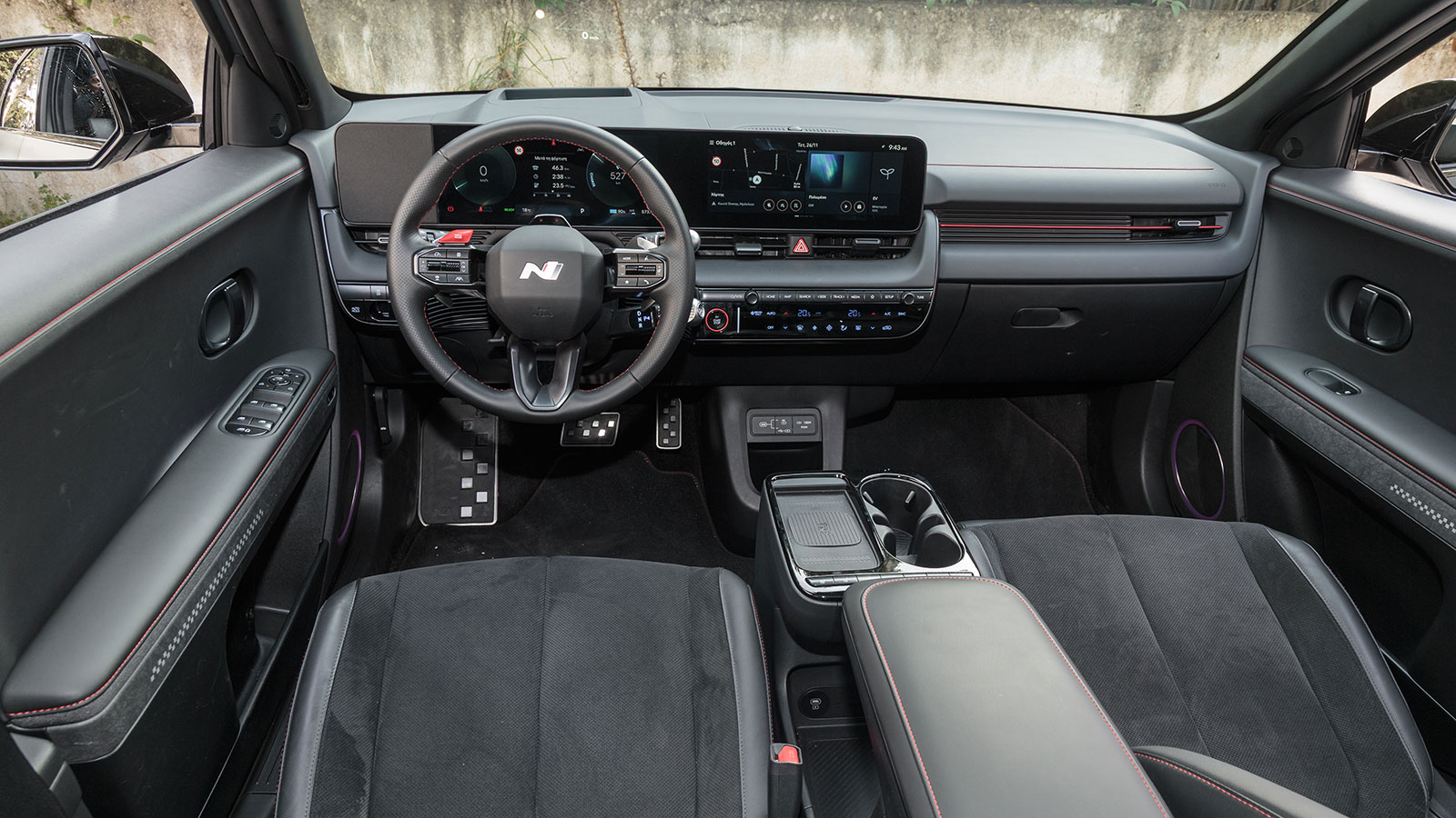 Hyundai Ioniq 5. Πόσο καλό είναι σε εξοπλισμό άνεσης και ασφάλειας.