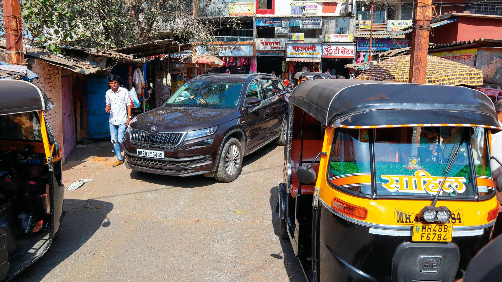 Πως είναι να οδηγείς στους άναρχους δρόμους της Ινδίας?