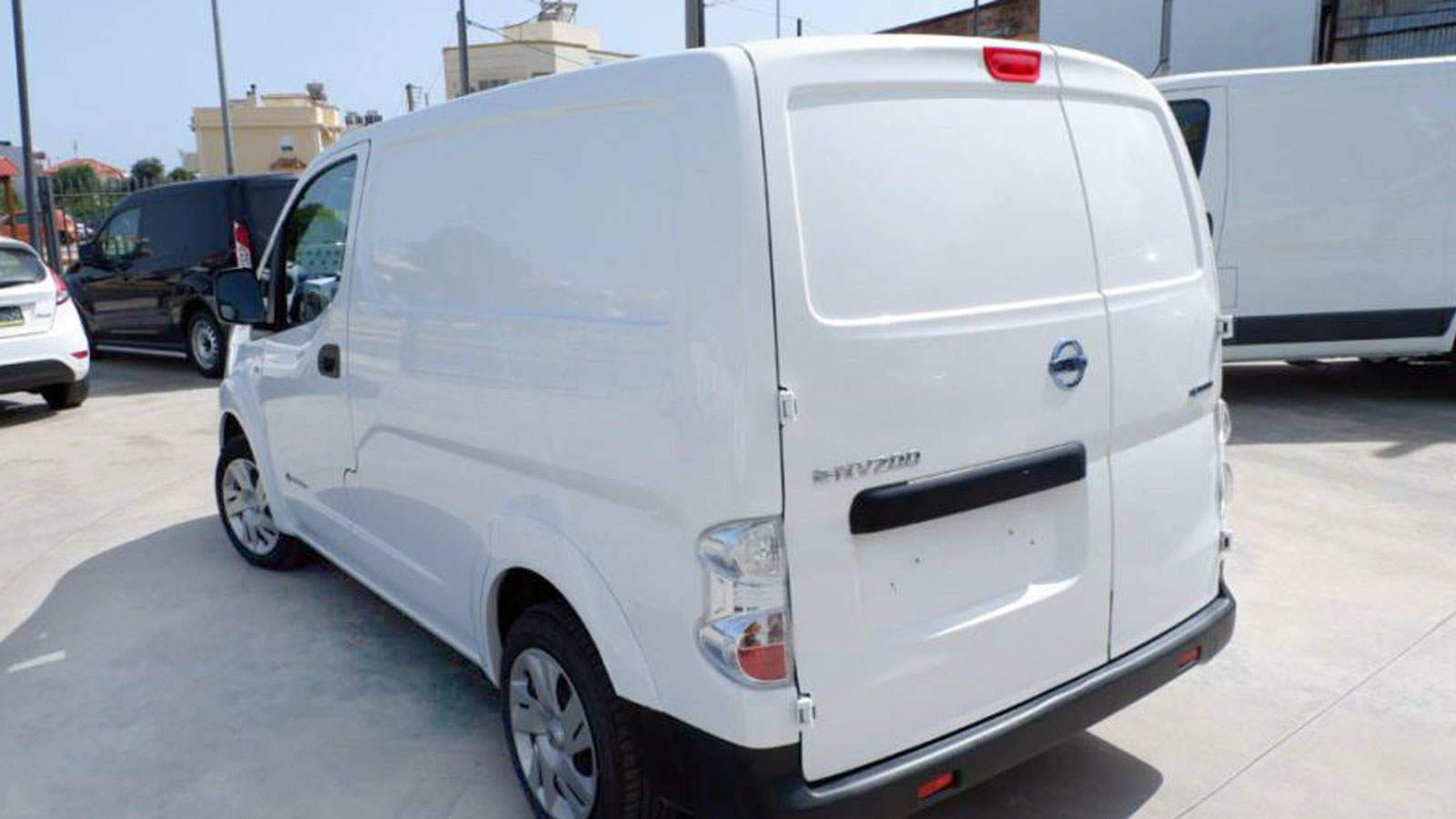 Το NISSAN E-NV200 στη ΛΟΥΝΤΖΗΣ