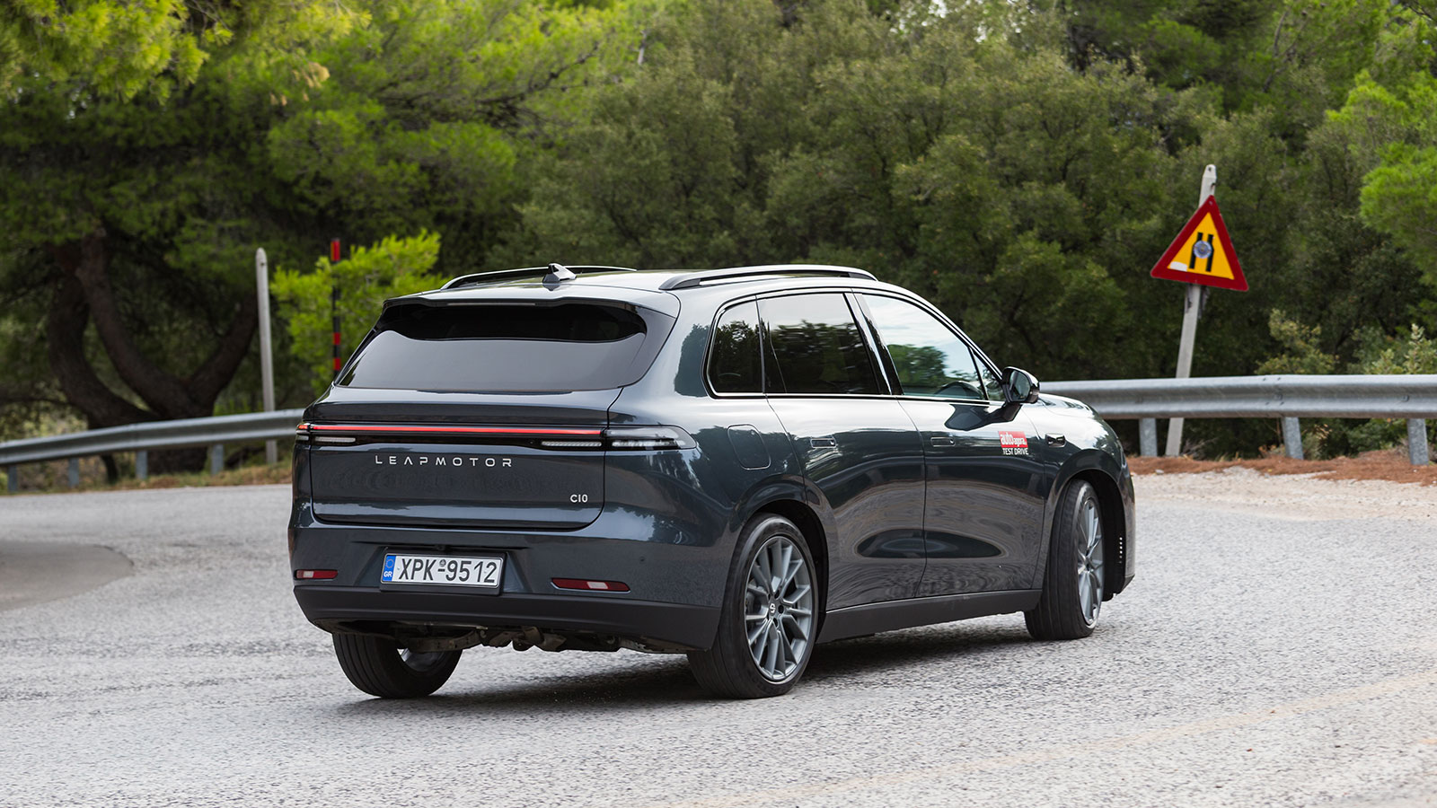 Στον δρόμο νιώθεις ότι οδηγάς ηλεκτρικό, ενώ εμφανής είναι ο προσανατολισμός στην άνεση