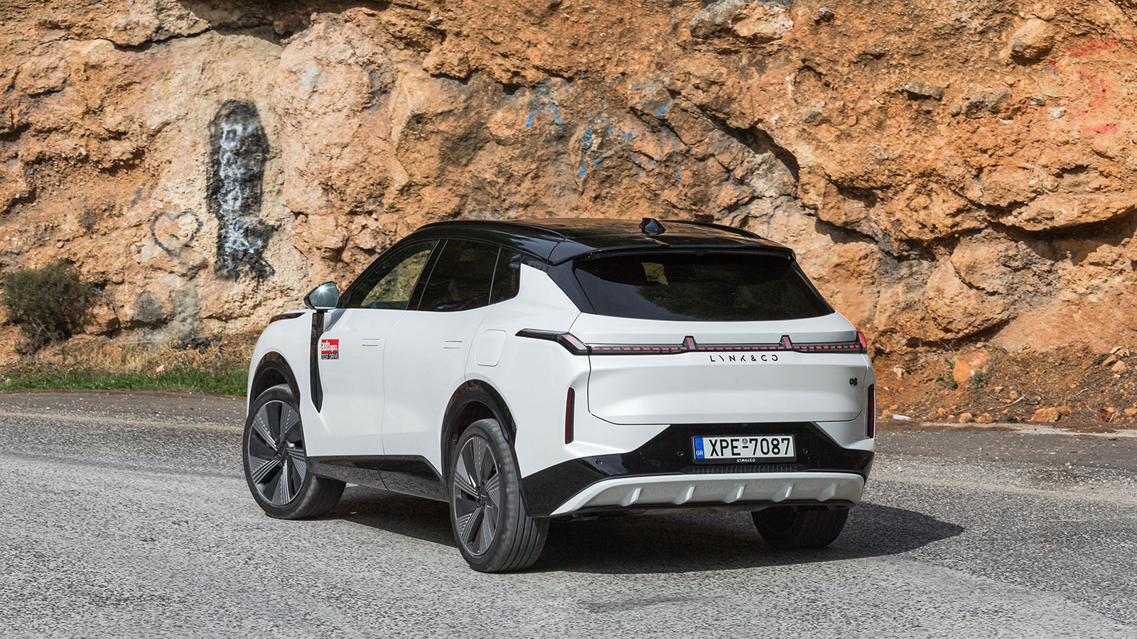 Lynk & Co 08 345 PS: Το Plug-In SUV με 200 χλμ. ηλεκτρική αυτονομία