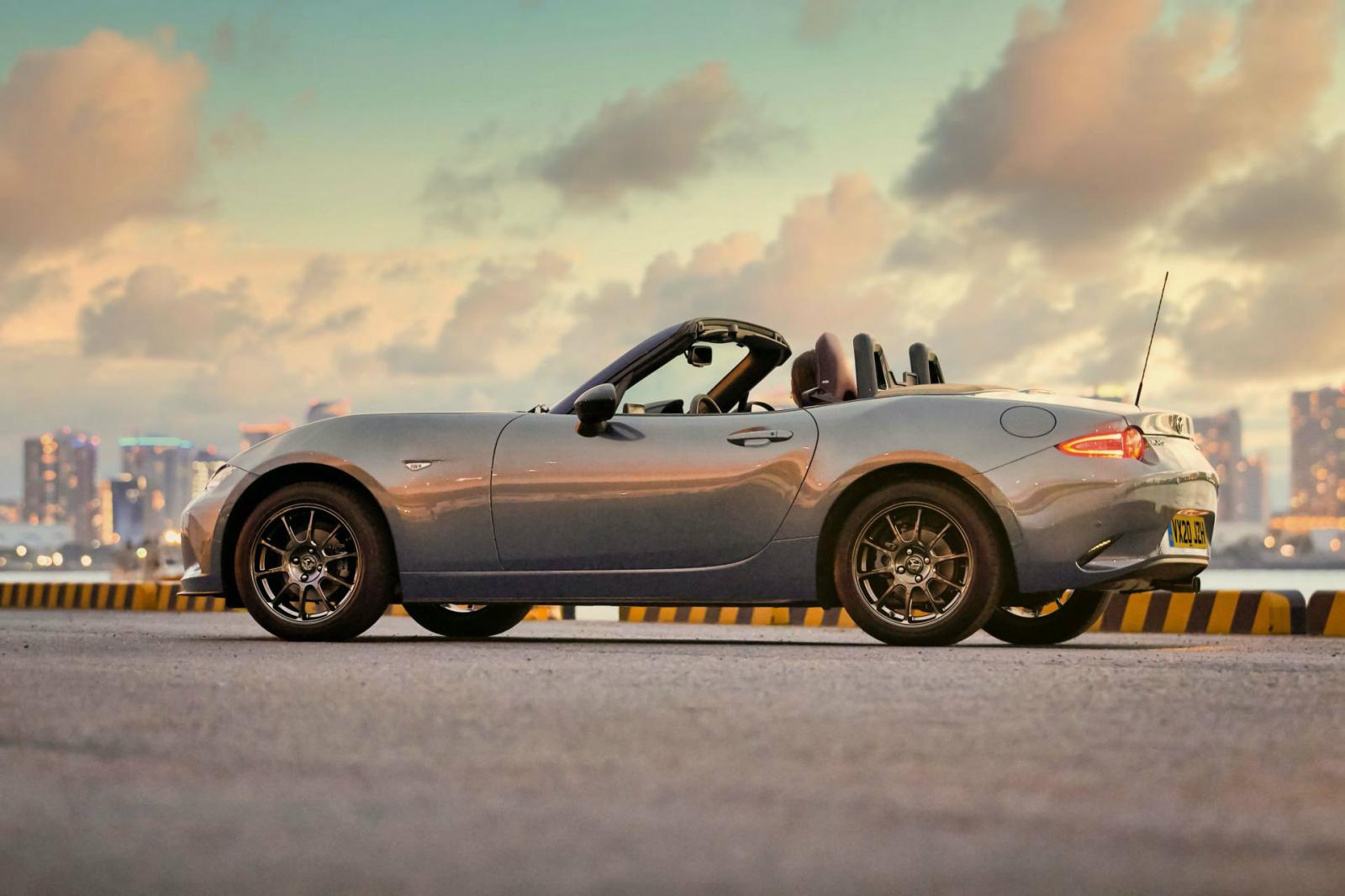 Αυτό είναι το νέο Mazda MX-5 R-Sport