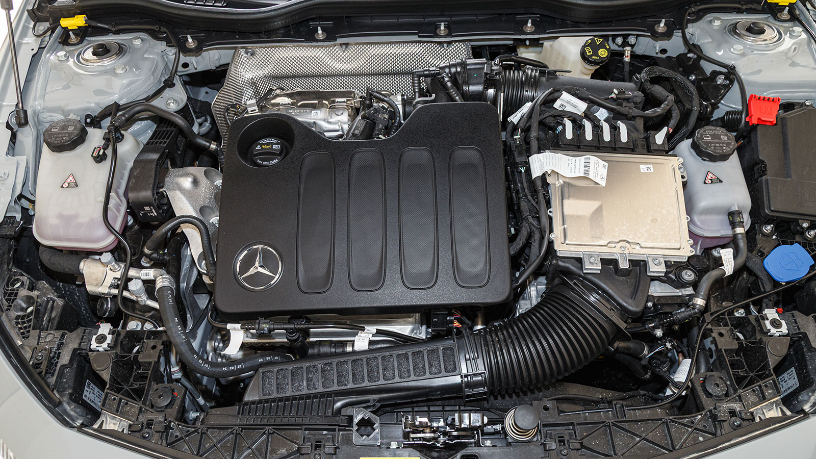 Mercedes Cla. Τι βαθμό παίρνει σε κατανάλωση, χώρους, επιδόσεις, εγγυήσεις.