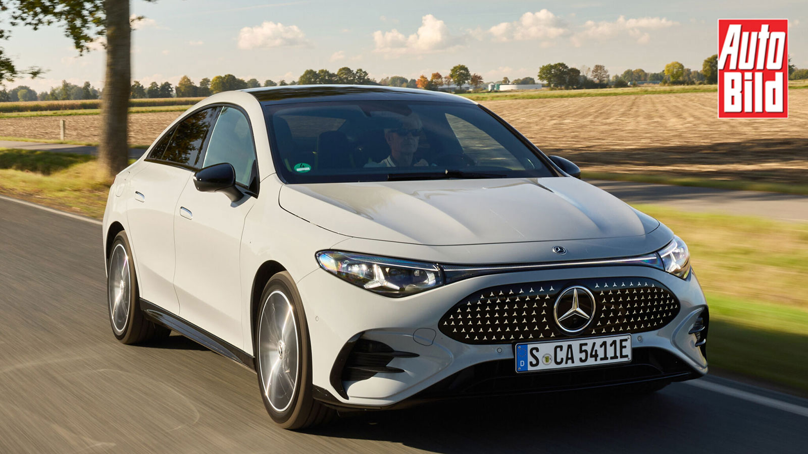 Mercedes CLA 250+: Οδηγούμε το πολυτελές sedan που αλλάζει τα δεδομένα 
